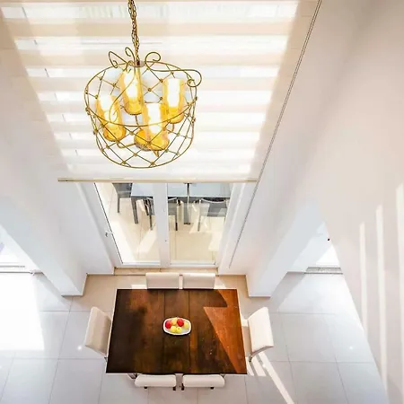 Divine Gold Villa *